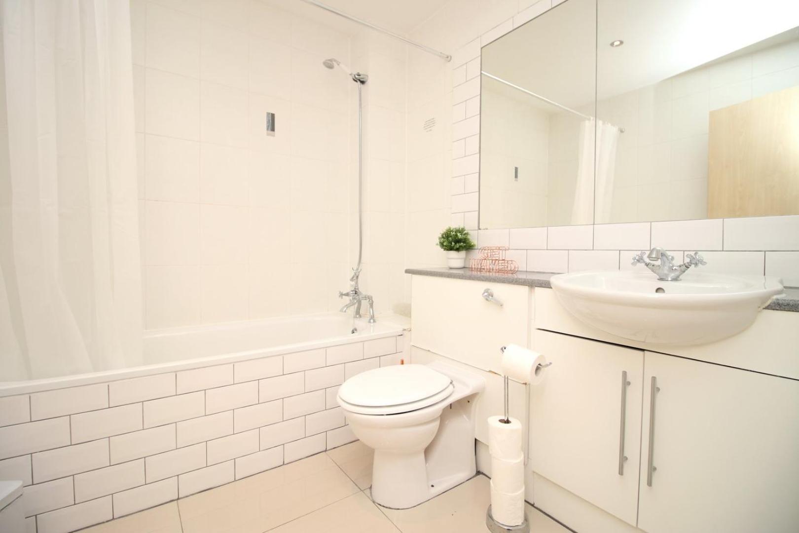 Centrally Located Spacious 2Br | Cohost Partners 卡迪夫 外观 照片