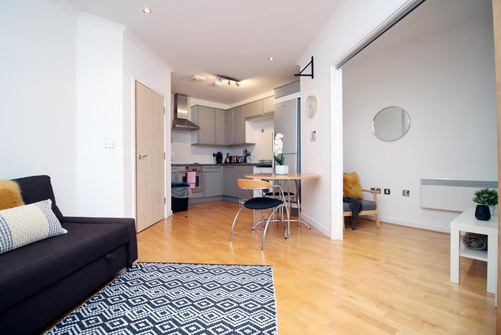 Centrally Located Spacious 2Br | Cohost Partners 卡迪夫 外观 照片